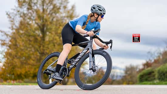 Canyon Aerod CF SLX 7 AXS Speed,ROADBIKE Test,Siegel,Action