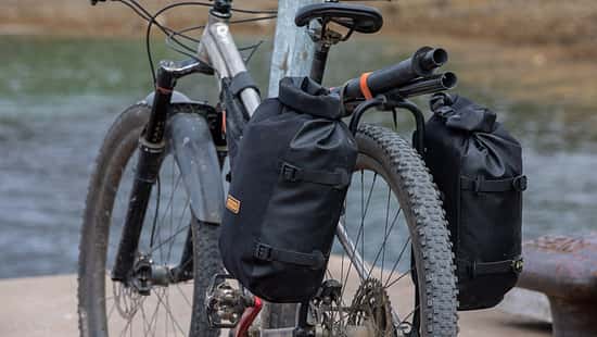 Restrap Switch Rack,Pannier 10l,Cage,Bikepacking,Gepäckträger,Action,Rückansicht