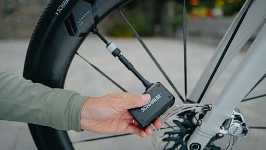 Schwalbe Micro E Pump,Luftpumpe,Reifen befüllen