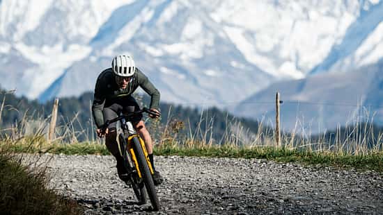 Federgabel Gravelbike,Öhlings, GXF30 M.1,Action vor Bergen