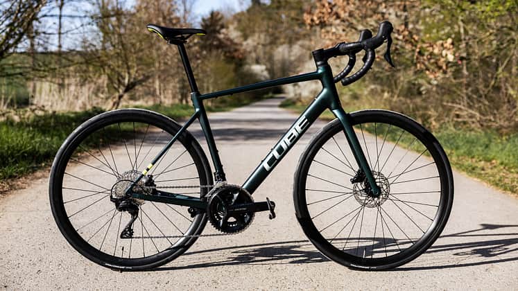 Cube Attain SLX,Rennrad,seitliche Aufnahme