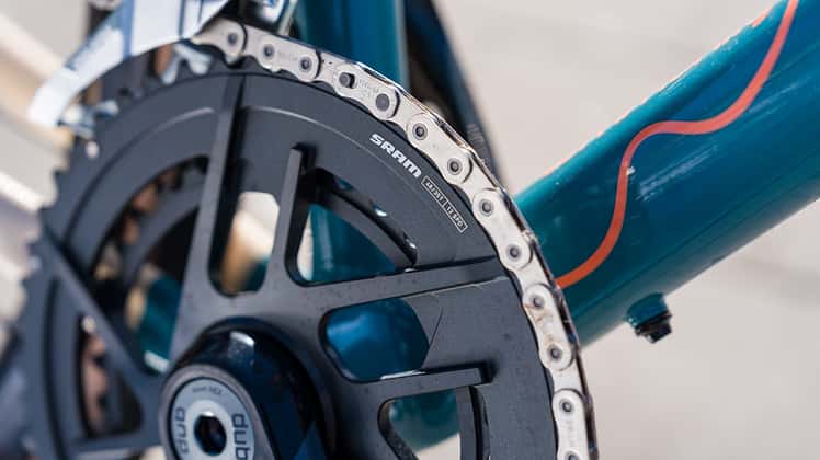 Das 8Bar Kronprinz V4 kommt mit einer Sram Rival AXS