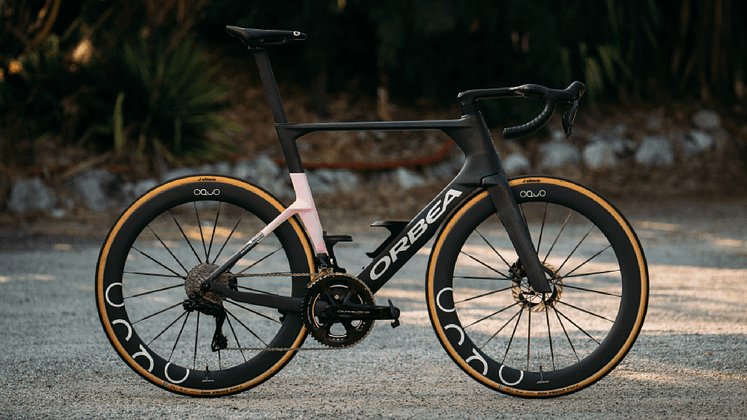 Orbea Orca Aero,Rennrad,Custom f&uuml;r Vuelta 2026,Roel_Van_Sintmaartensdijk