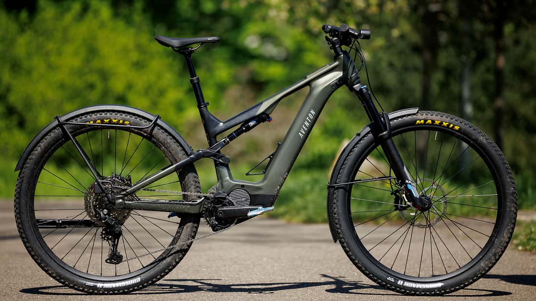 elektrofahrrad für ältere menschen Elektro Dreirad Erwachsene und Senioren 26 Zoll Fahrräder mit Jewelry Farbe:Lila