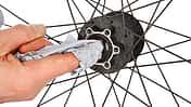 MB 0411 Werkstatt Naben Pflege Shimano Nabenkoerper reinigen (jpg)