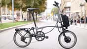 City E-Bike I Test E-Faltrad Brompton Electric P-Line Urban I Seitenansicht City E-Bike I Test E-Faltrad Brompton Electric P-Line Urban I Seitenansicht