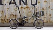 Brompton Faltrad vor Hintergrund