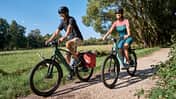 Möve Voyager V10 in beiden Rahmenvarianten auf dem Feldweg