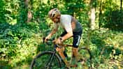 Gravelbike MyEsel Gravel Bike Aufmacher im Dickicht
