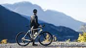 Das Stevens E-Getaway Elektro-Gravelbike in den Bergen.