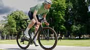 Parlee Oray,Rennrad,Test,Roadbike,Actionfoto vor Bäumen