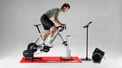 Elite Avanti Rollentrainer Radfahrer trainierend
