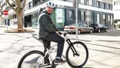 Maloja,Commuter,Fahrradbekleidung,in die Kamera blickend