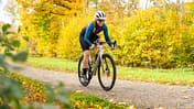 Tavelo Arow,Rennrad,ROADBIKE Test,Actionfoto mit Fahrerin