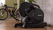 Der Garmin Tacx Nera Rollentrainer seitlich ohne Rad