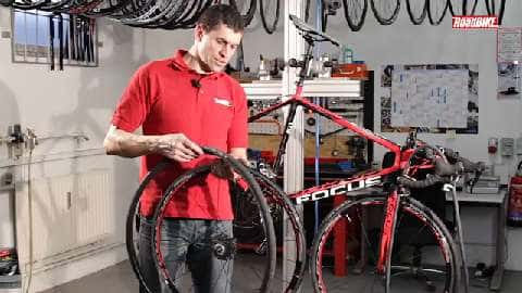 RoadBIKE Werkstatt-Serie: Reifen wechseln RoadBIKE Werkstatt-Serie: Reifen wechseln