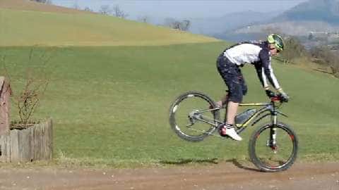 UB E-Bike-Fahrtechnik mit Mike Kluge: So fahren Sie sicher E-Bike (Video) UB E-Bike-Fahrtechnik mit Mike Kluge: So fahren Sie sicher E-Bike (Video)