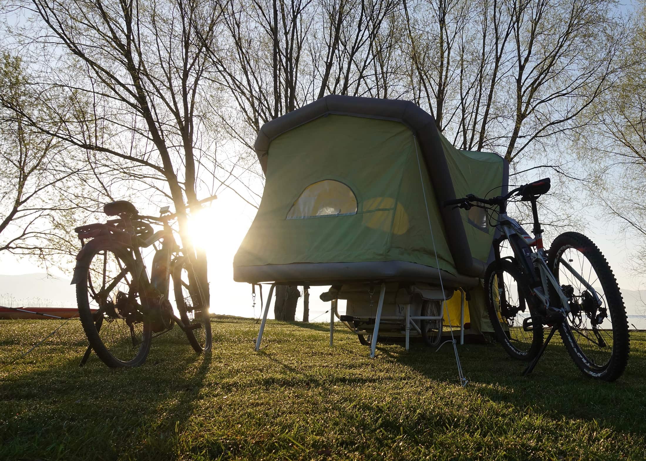 B-Turtle: Zelt-Anhnger fr E-Bike-Touren