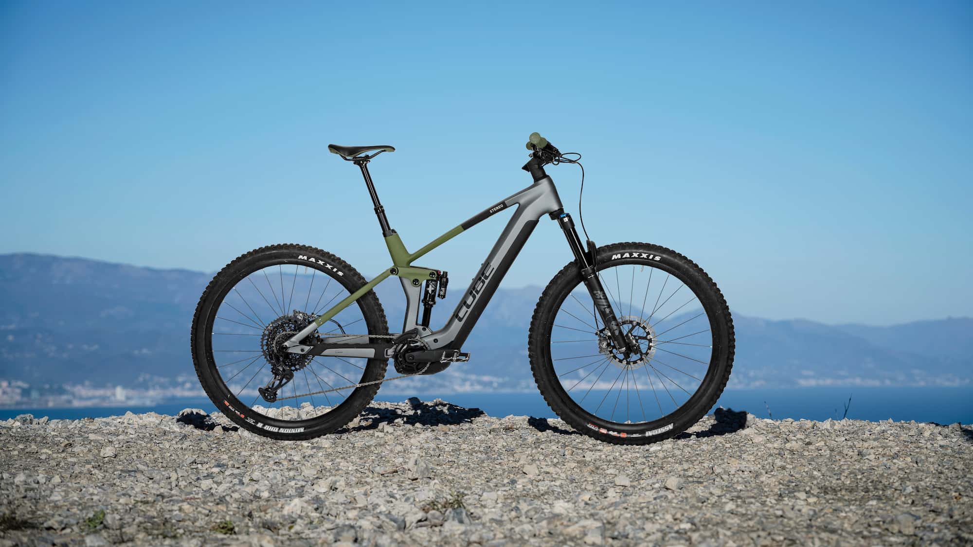 Full-Size-E-MTBs um 7000 Euro im Test