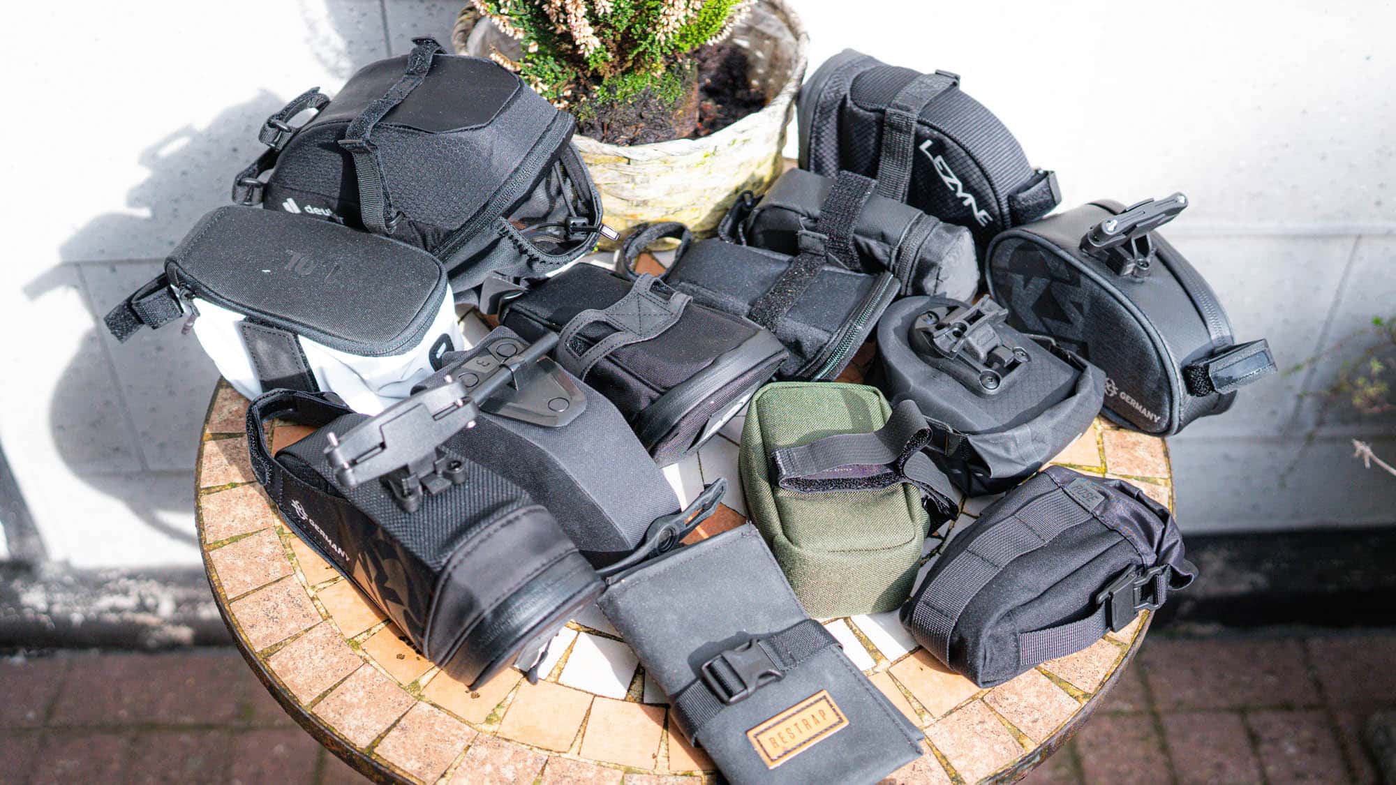 scheckkarten aufbewahrung 30pcs Schützen Sd Karten - Schutz vor Speicherkartenschäden | Platz für 30 Speicherkarten Drohnen & Kamera DIY: Gartenbank mit Aufbewahrung Vegetarische Produkte Set:Bilder ergänzen